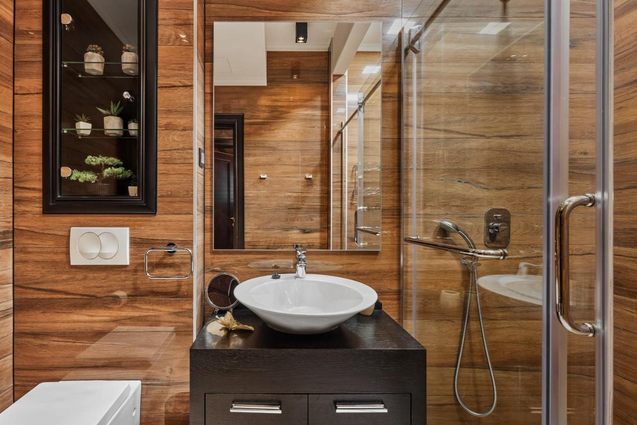 Apartment Lav In The City Centre كوتور المظهر الخارجي الصورة