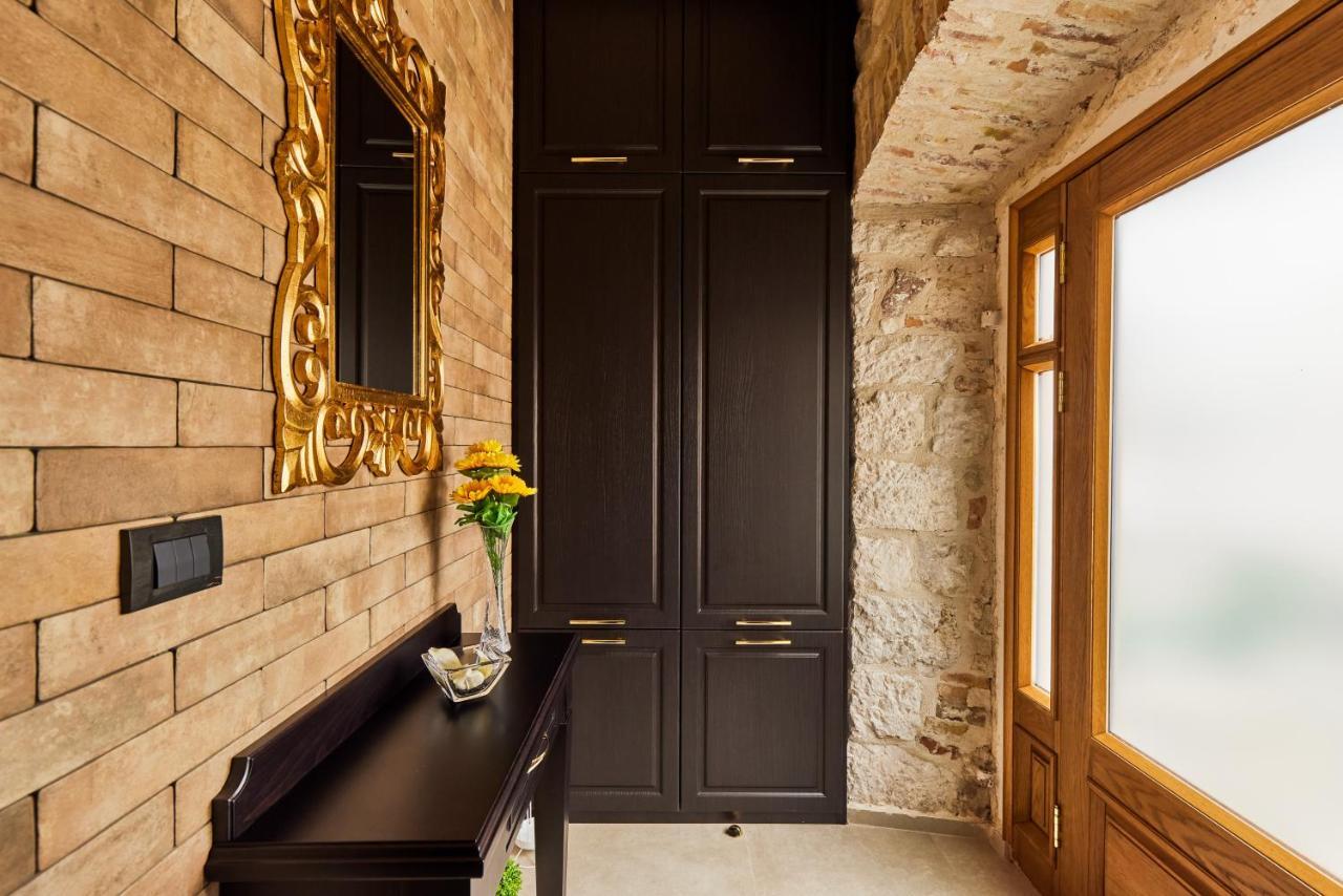 Apartment Lav In The City Centre كوتور المظهر الخارجي الصورة