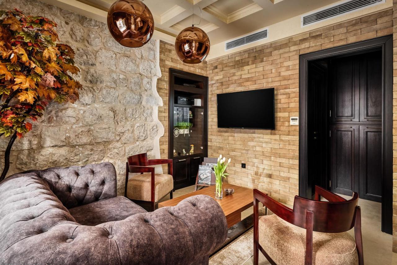 Apartment Lav In The City Centre كوتور المظهر الخارجي الصورة